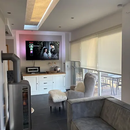 Schoenes Unterhalb Der Wasserkuppe * Hilders