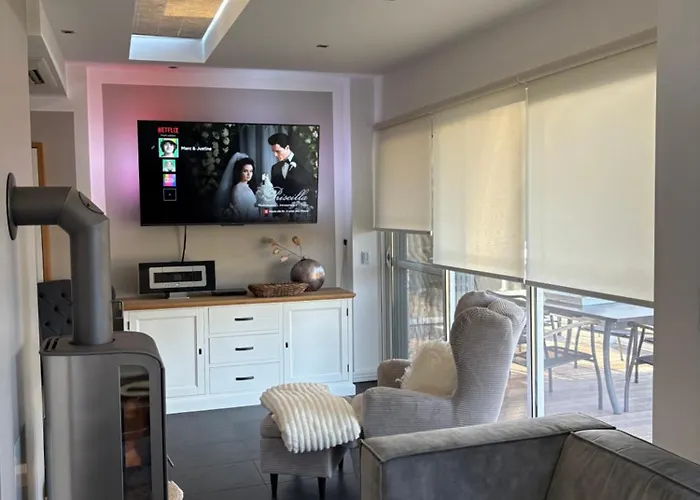 Schoenes Unterhalb Der Wasserkuppe * Hilders