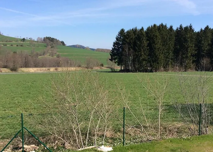 Schoenes Unterhalb Der Wasserkuppe *